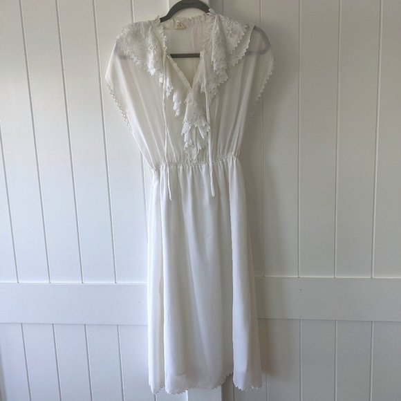 Vintage Dresses & Skirts - 🌸 70's / 80's Vintage White Sundress w/ Embroidered Collar